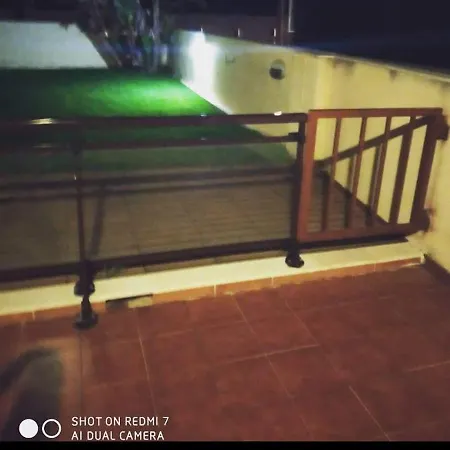 Con Terraza Y Acceso Directo A La Piscina Y A 50 M De La Playa Apartment