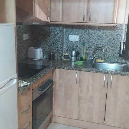 Con Terraza Y Acceso Directo A La Piscina Y A 50 M De La Playa Apartment